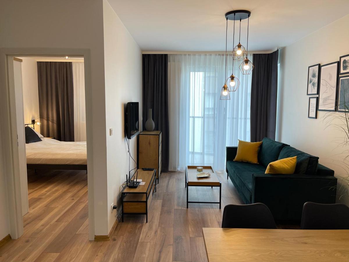 Newport Industrial Apartment ワルシャワ エクステリア 写真