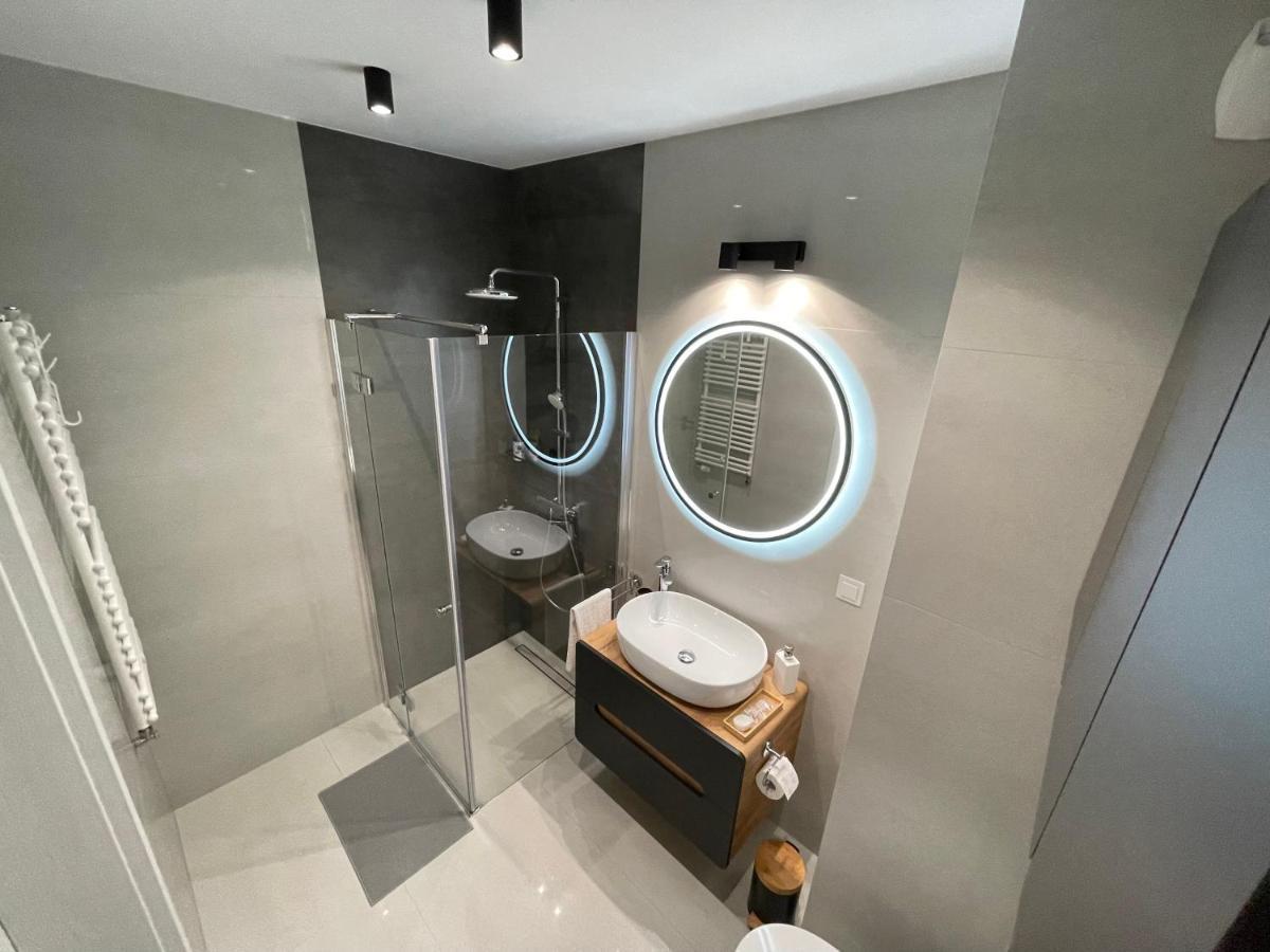 Newport Industrial Apartment ワルシャワ エクステリア 写真