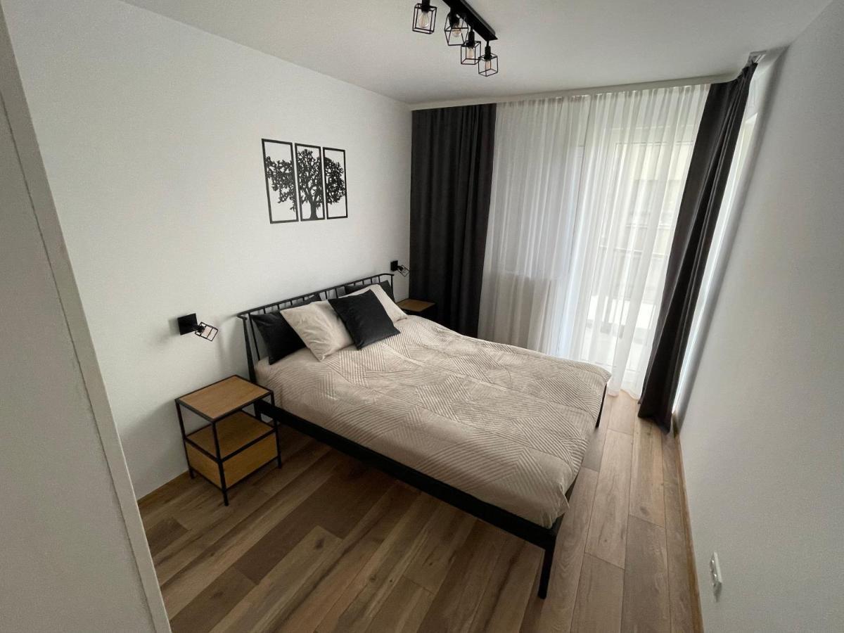 Newport Industrial Apartment ワルシャワ エクステリア 写真