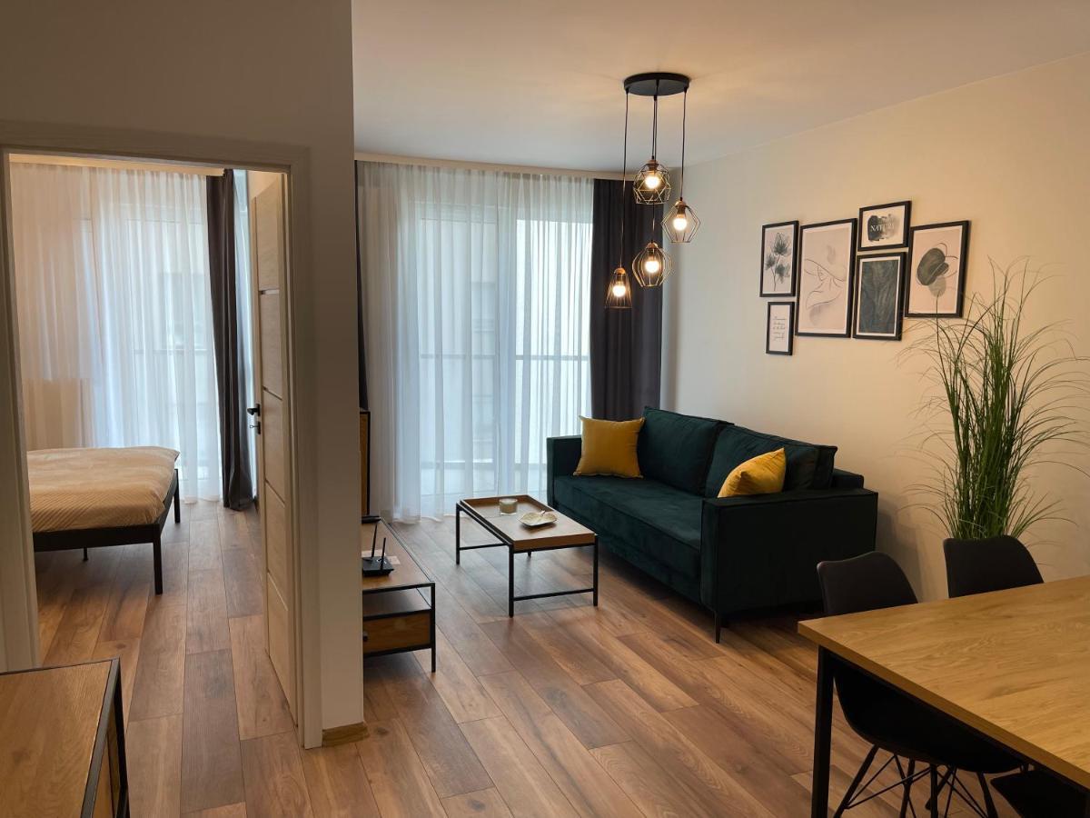 Newport Industrial Apartment ワルシャワ エクステリア 写真