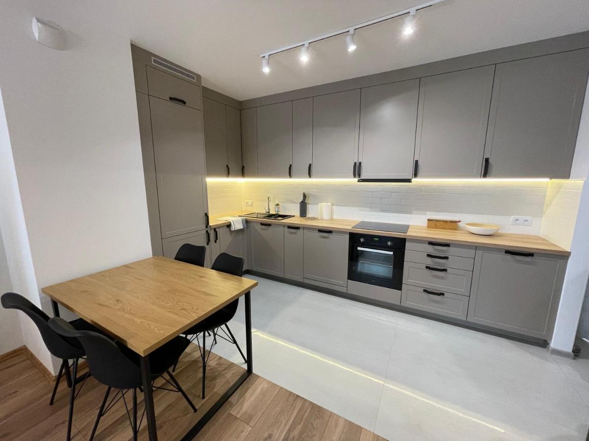 Newport Industrial Apartment ワルシャワ エクステリア 写真