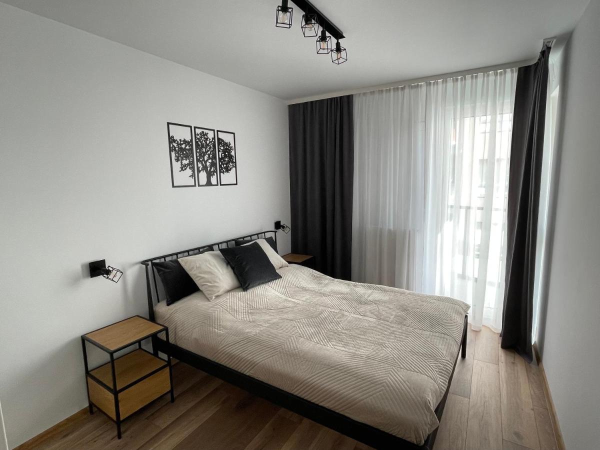 Newport Industrial Apartment ワルシャワ エクステリア 写真
