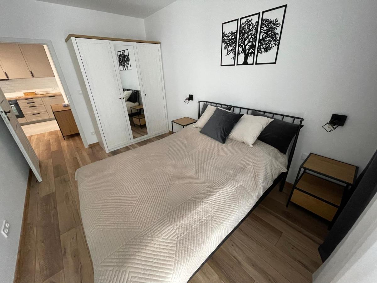 Newport Industrial Apartment ワルシャワ エクステリア 写真