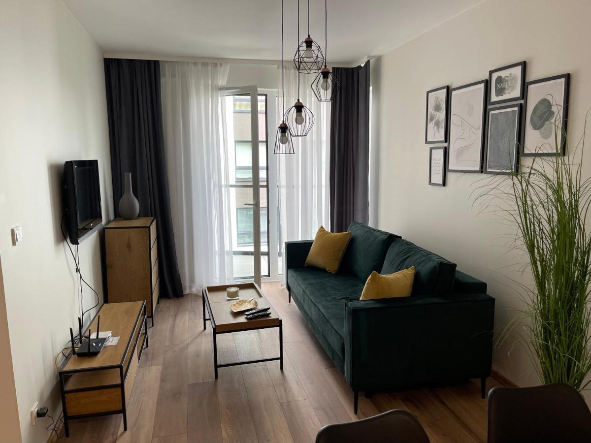 Newport Industrial Apartment ワルシャワ エクステリア 写真