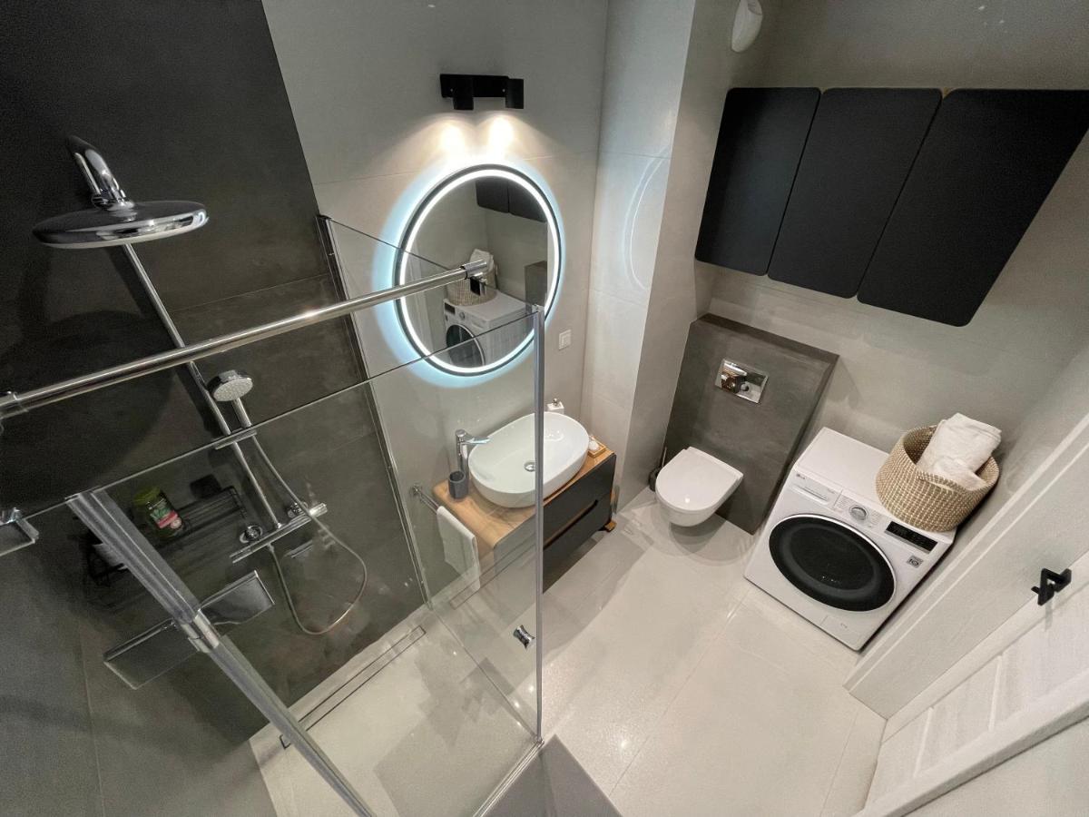 Newport Industrial Apartment ワルシャワ エクステリア 写真